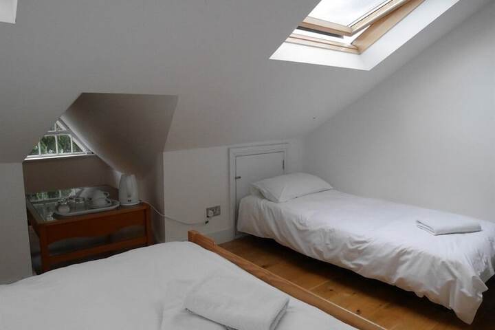 Room 12 of 42