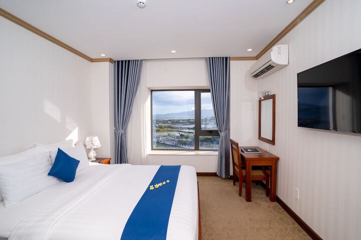 Room 27 of 80