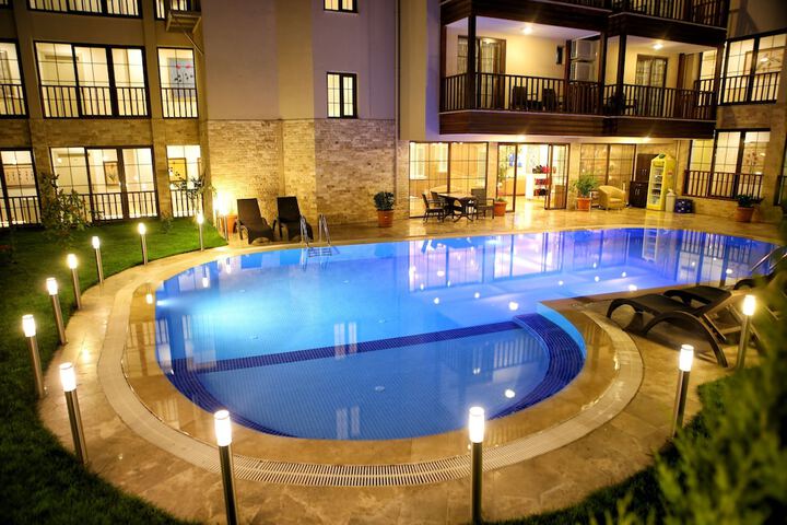 Hotel with Pool