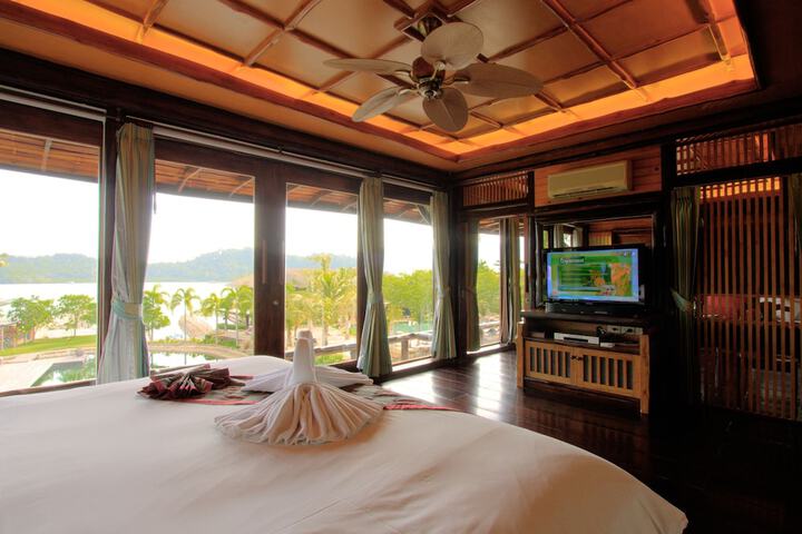 Room 27 of 138