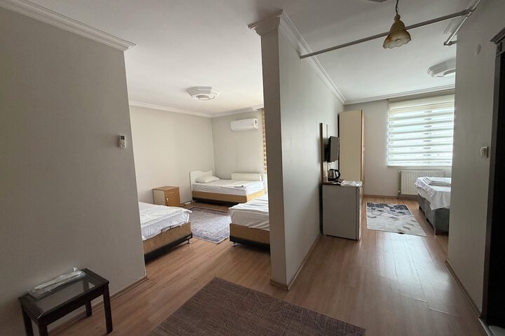 Room 9 of 21