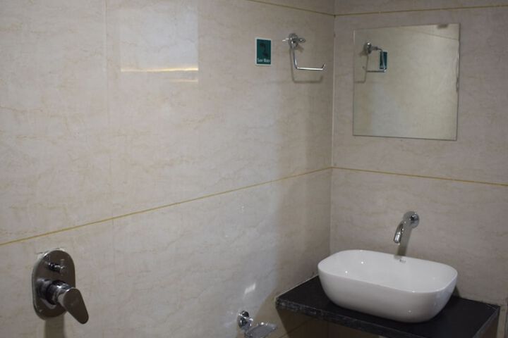 Room 16 of 26