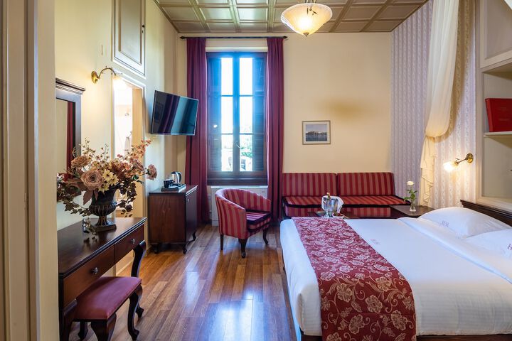 Room 40 of 83