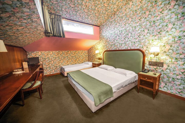 Room 11 of 29