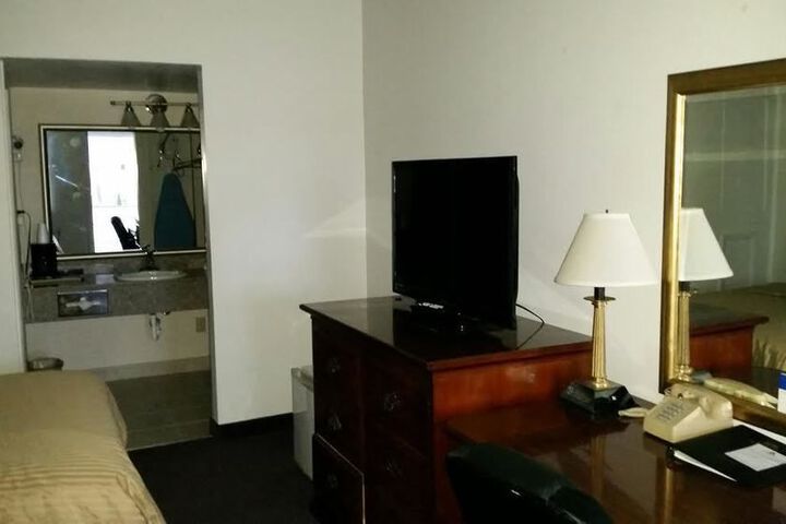 Room 13 of 31