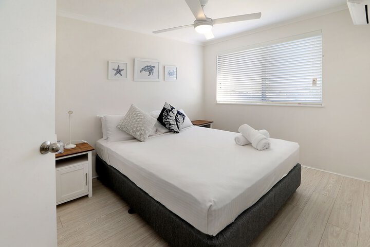 Room 4 of 12