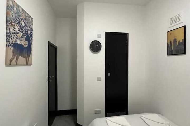 Room 27 of 27