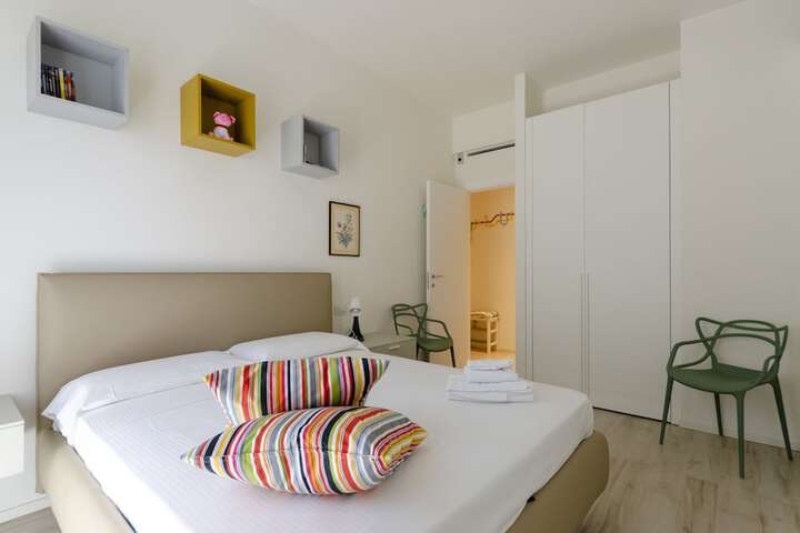 Room 4 of 30