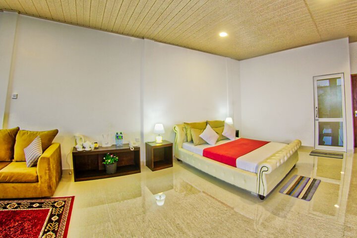 Room 6 of 27