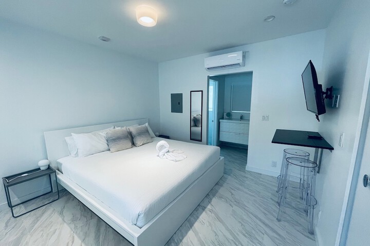 Room 122 of 174