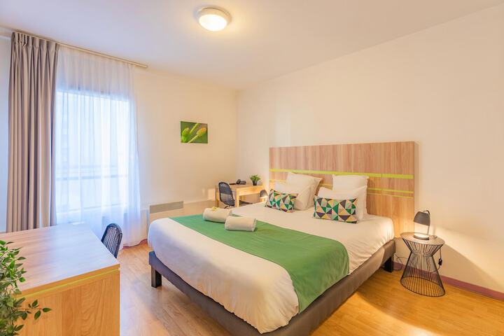 Room 10 of 35