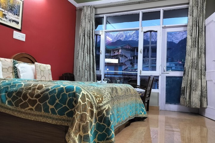 Room 18 of 33