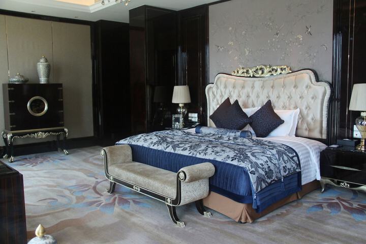 Room 15 of 61