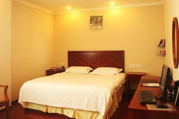 Room 6 of 20