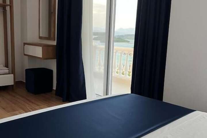 Room 8 of 69