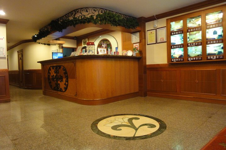 Hotel Interior 4 of 27