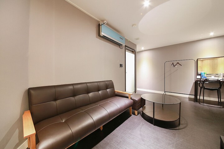 Room 7 of 44