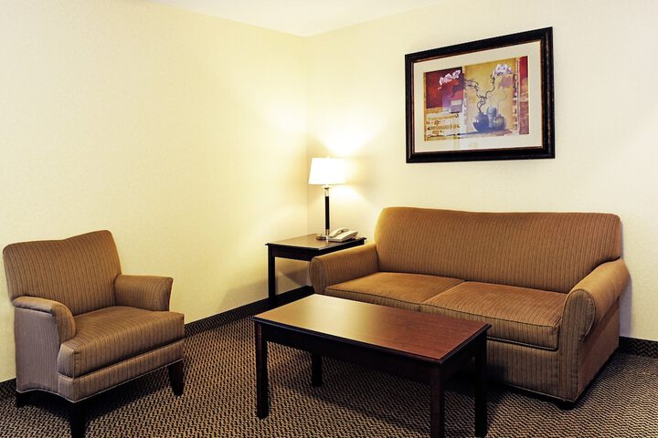 Room 2 of 74