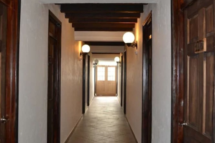 Ballroom/Hall 76 of 153