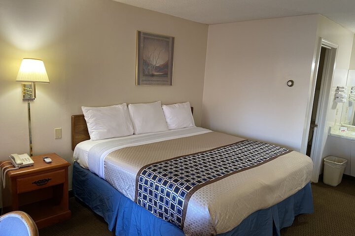 Room 5 of 20