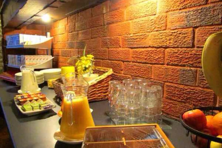 Breakfast/Coffee Service 22 of 26