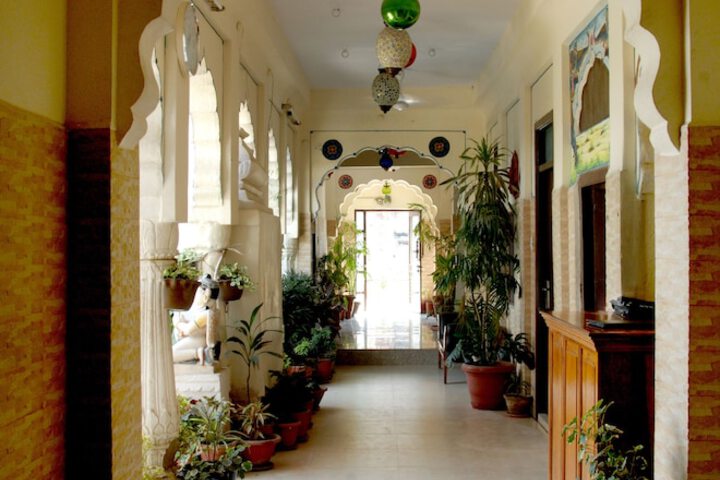 Ballroom/Hall 28 of 33