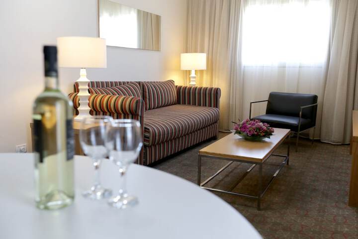 Room 21 of 43