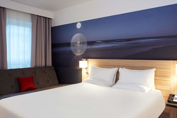 Hotel 53 of 54
