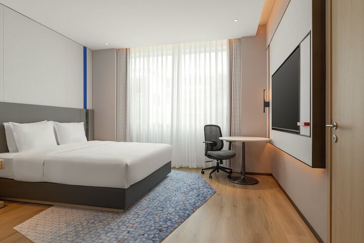 Room 13 of 69