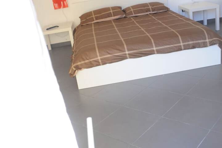 Room 7 of 40
