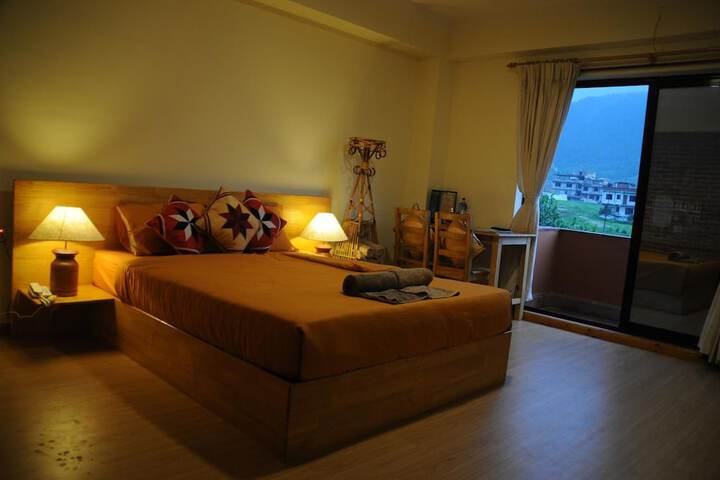 Room 8 of 25