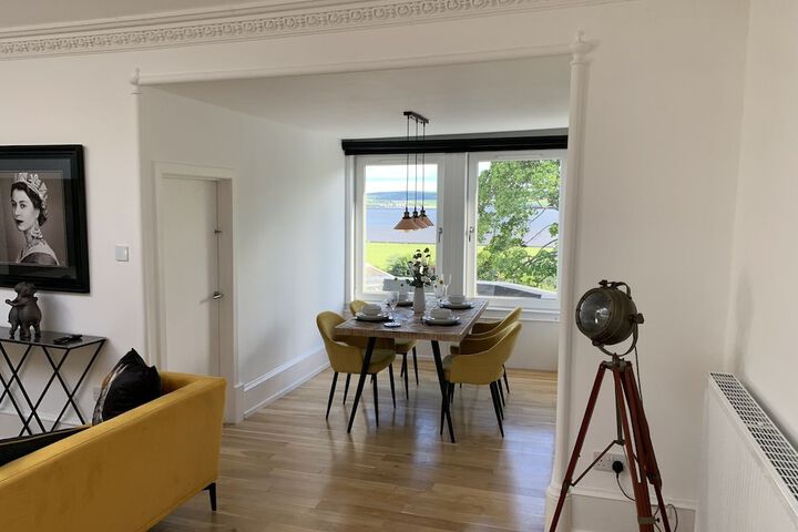 Room 10 of 30