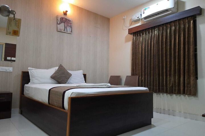 Room 8 of 15