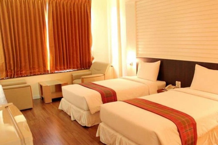 Room 6 of 37