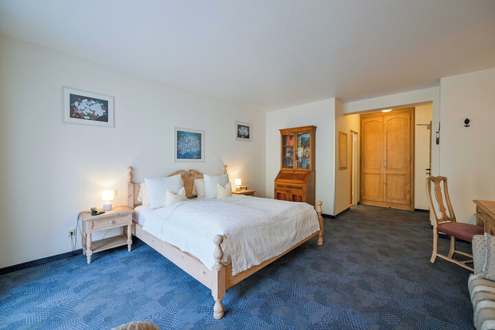 Room 6 of 51