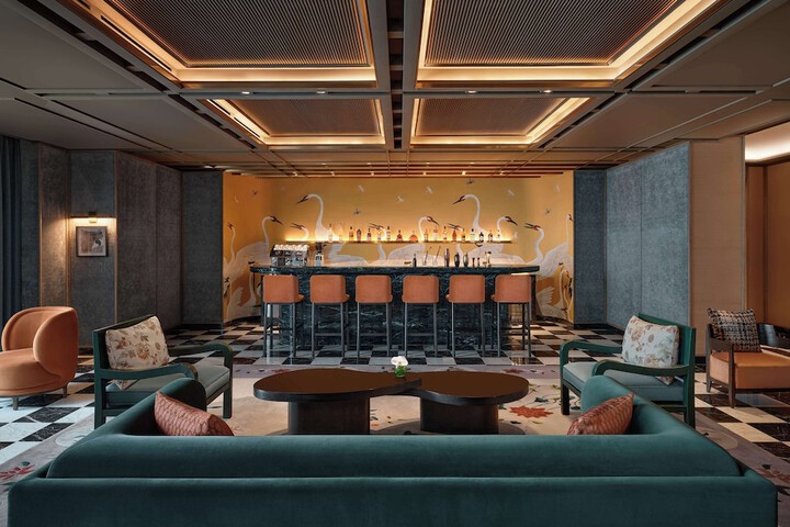 Lounge 53 of 60