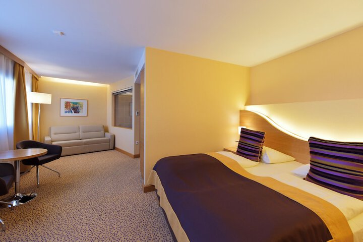 Room 15 of 54