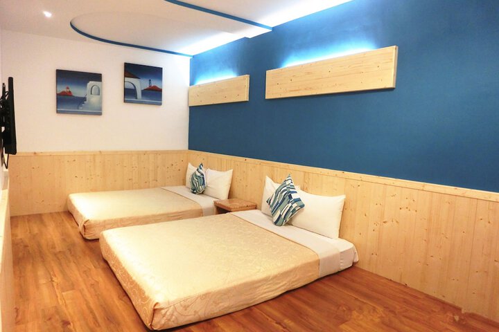 Room 4 of 68