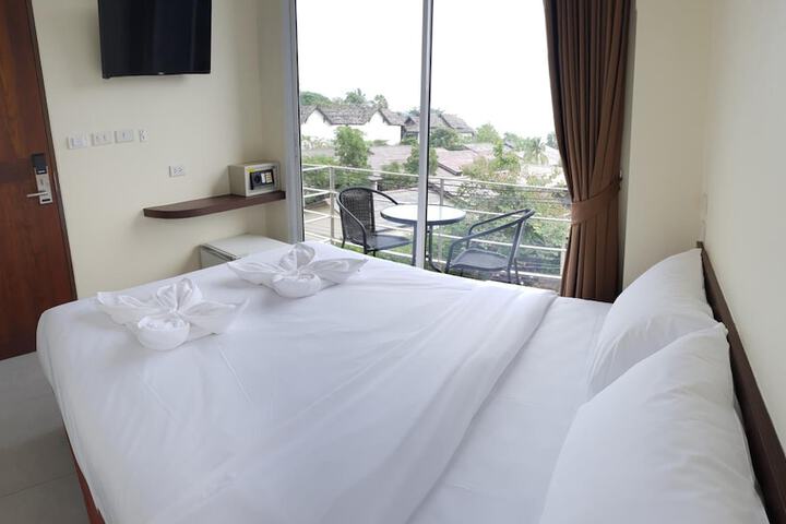 Room 13 of 36