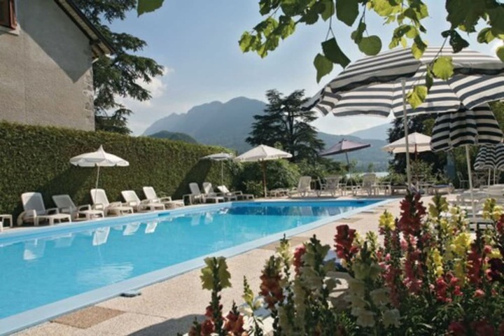 Pool Hotel