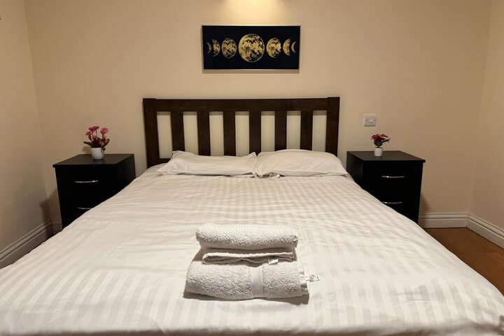 Room 4 of 11