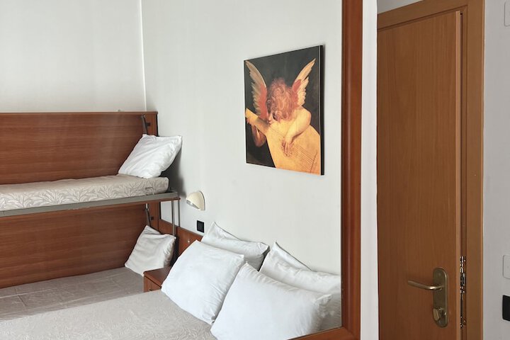 Room 25 of 26