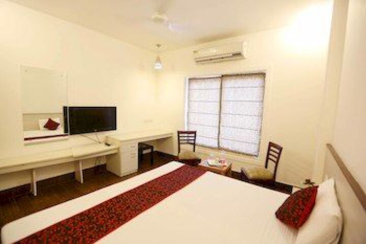Room 9 of 22