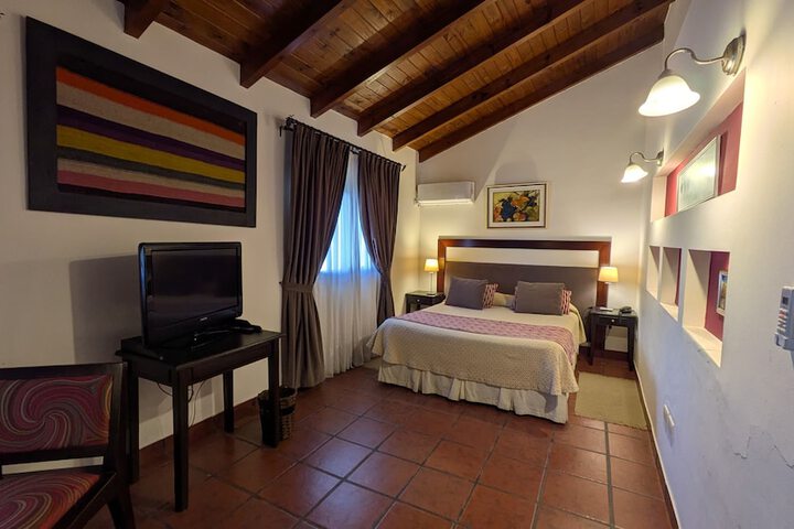 Room 14 of 36