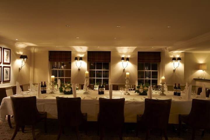 Dining 44 of 107