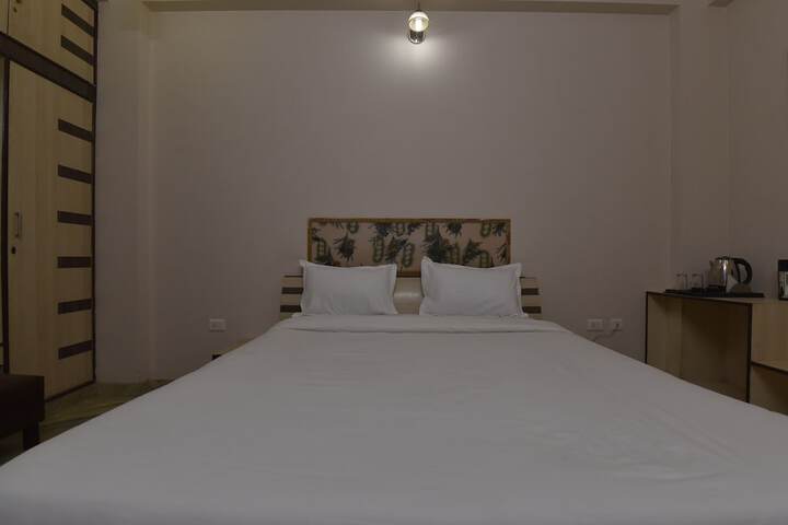 Room 50 of 94
