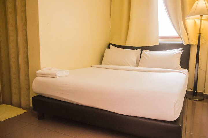 Room 6 of 30