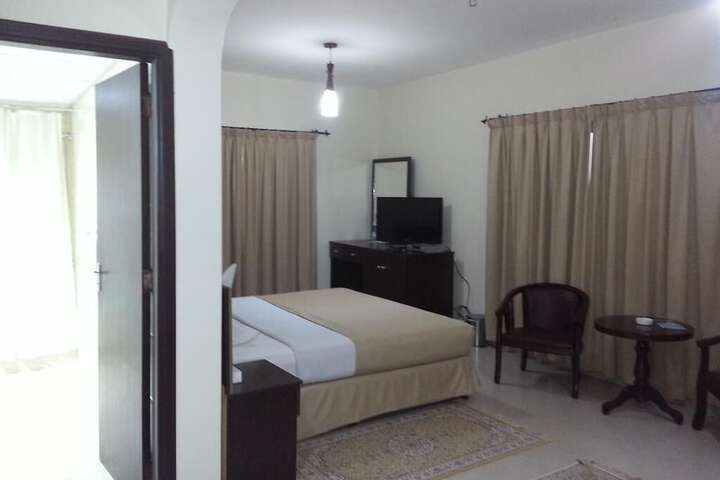 Room 4 of 17