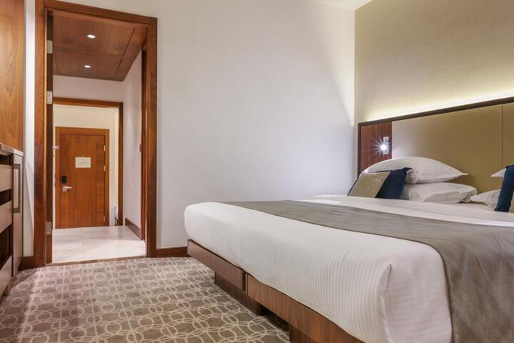 Room 21 of 100