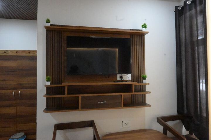 Room 10 of 50